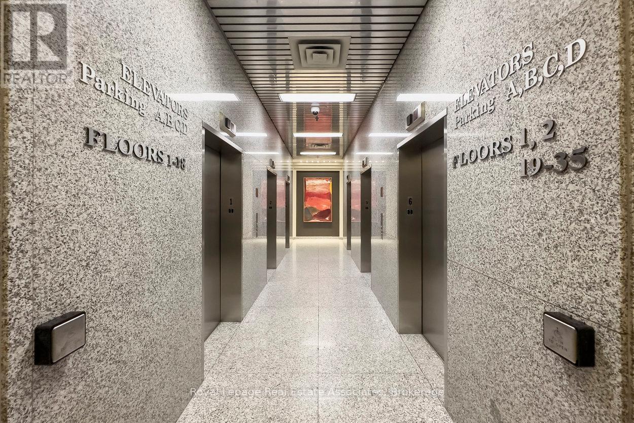 2014 - 1001 Bay Street, Toronto, Ontario  M5S 3A6 - Photo 5 - C12741480