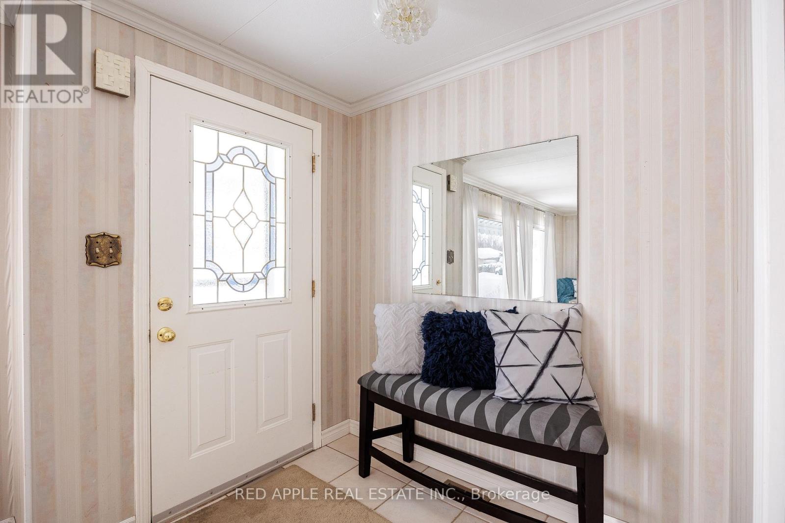 30 Mimosa Drive, Innisfil, Ontario  L9S 1P8 - Photo 3 - N12741466