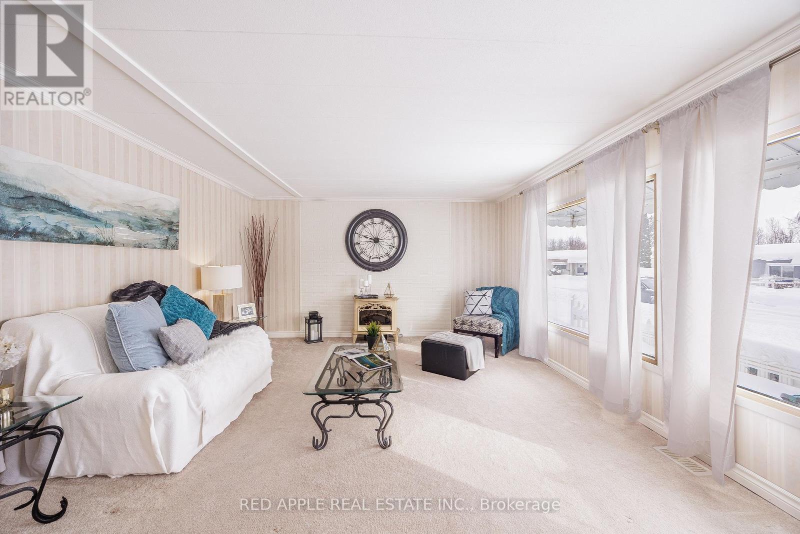 30 Mimosa Drive, Innisfil, Ontario  L9S 1P8 - Photo 6 - N12741466