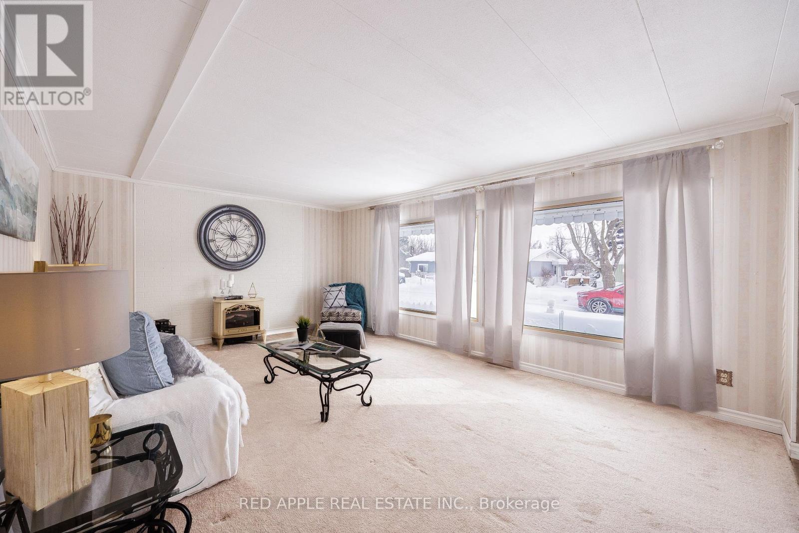 30 Mimosa Drive, Innisfil, Ontario  L9S 1P8 - Photo 7 - N12741466