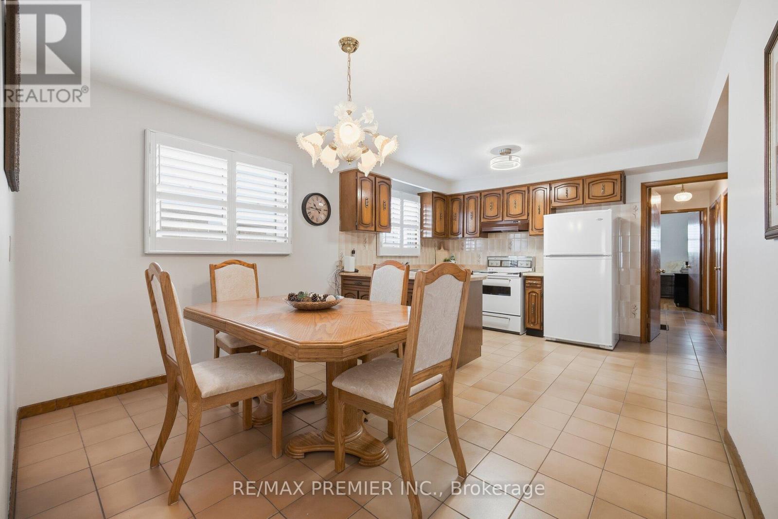 17 Kittiwake Avenue, Toronto, Ontario  M9V 4P5 - Photo 10 - W12741454