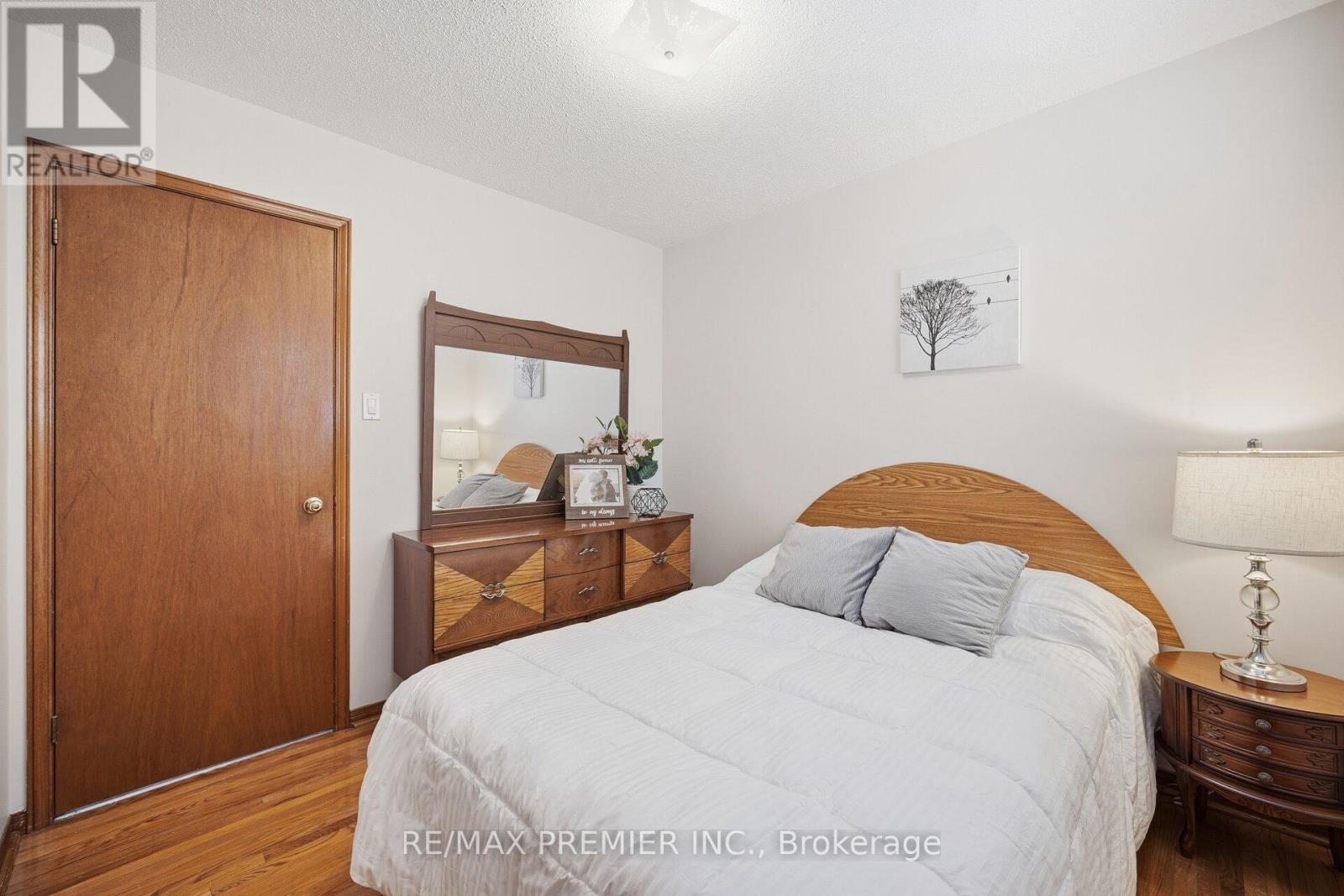 17 Kittiwake Avenue, Toronto, Ontario  M9V 4P5 - Photo 13 - W12741454
