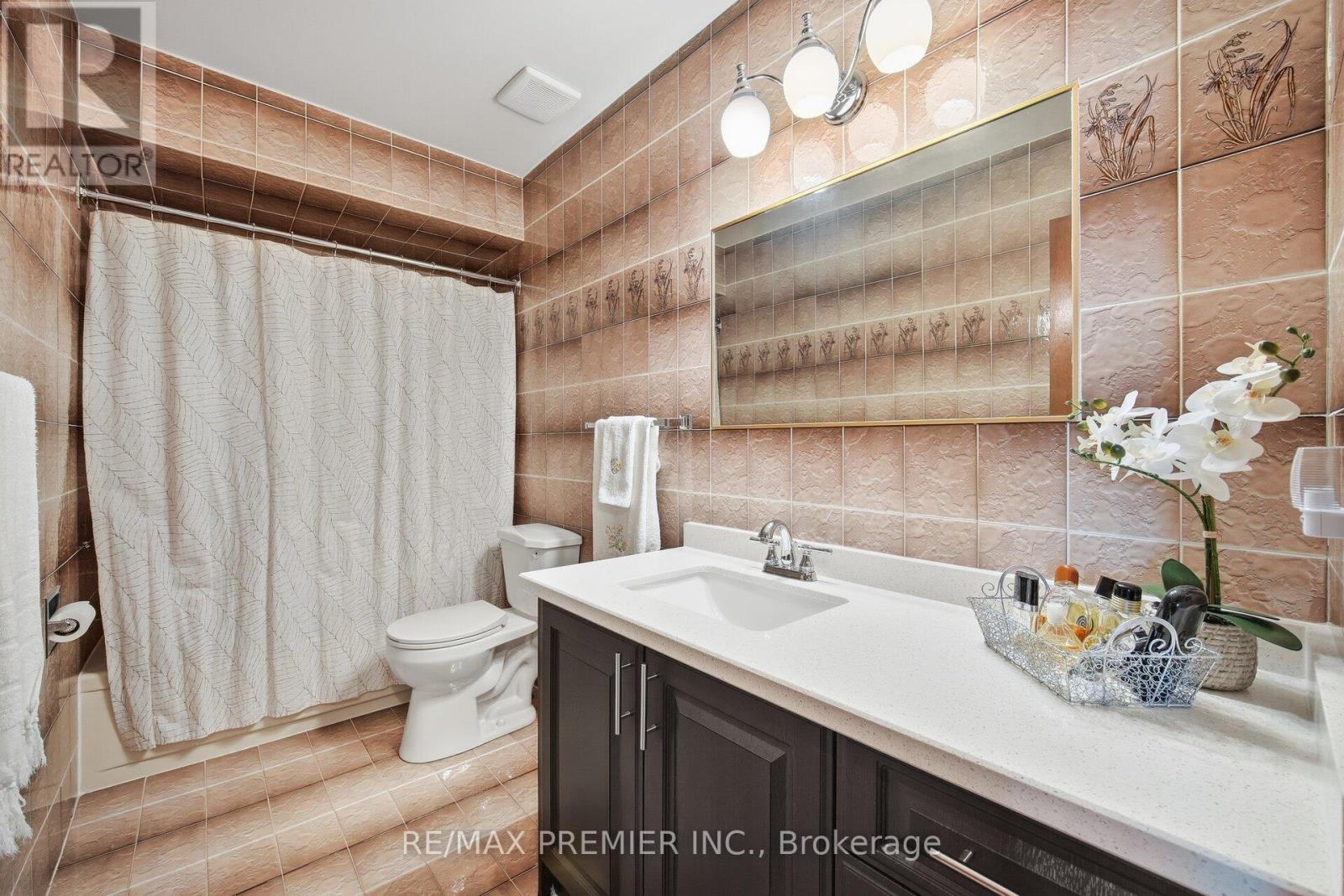 17 Kittiwake Avenue, Toronto, Ontario  M9V 4P5 - Photo 14 - W12741454