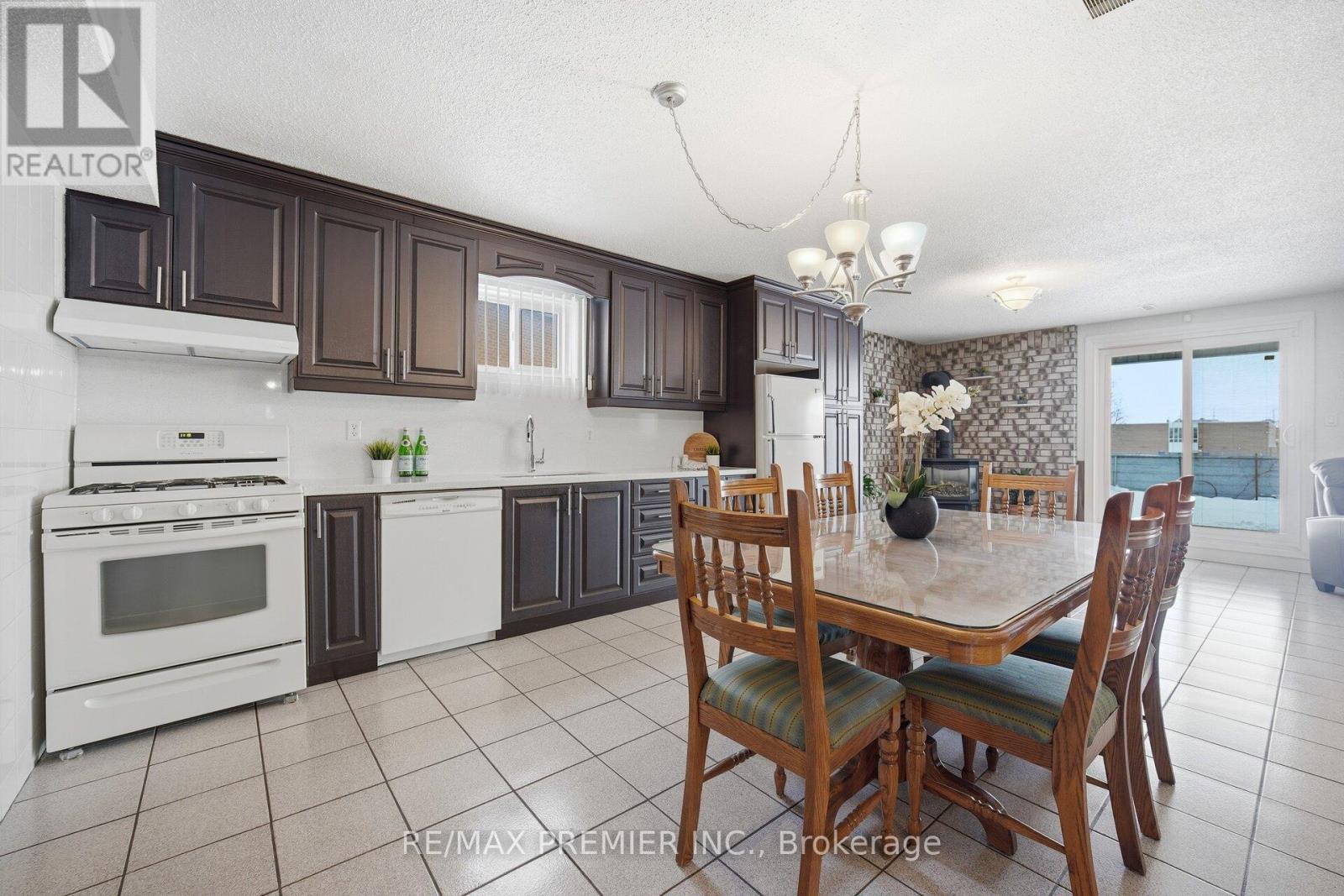 17 Kittiwake Avenue, Toronto, Ontario  M9V 4P5 - Photo 16 - W12741454