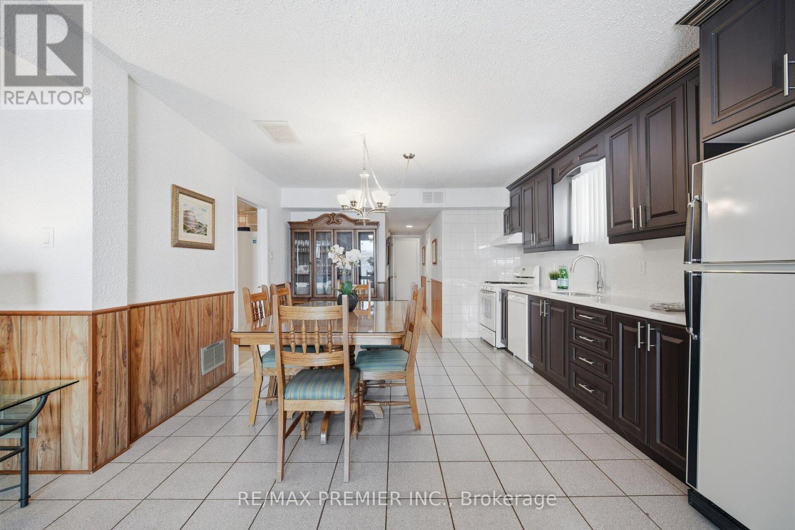 17 Kittiwake Avenue, Toronto, Ontario  M9V 4P5 - Photo 17 - W12741454