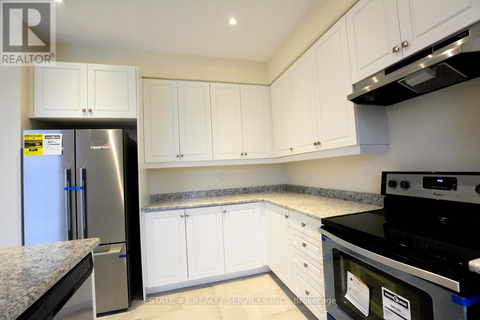 357 Veterans Drive, Brampton, Ontario  L7A 4W1 - Photo 10 - W12741464