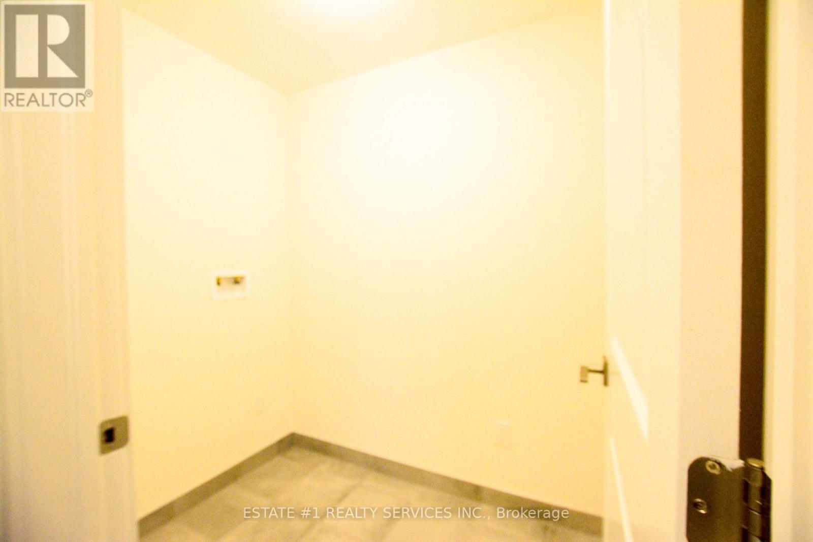 357 Veterans Drive, Brampton, Ontario  L7A 4W1 - Photo 17 - W12741464