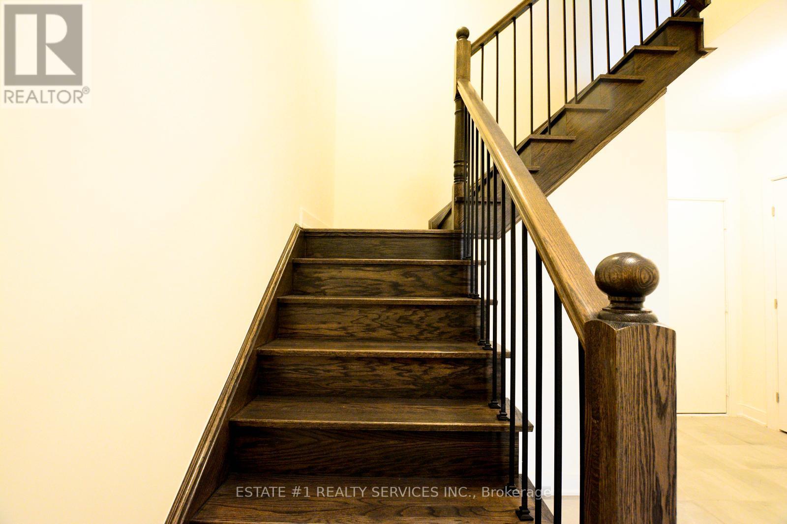 357 Veterans Drive, Brampton, Ontario  L7A 4W1 - Photo 4 - W12741464