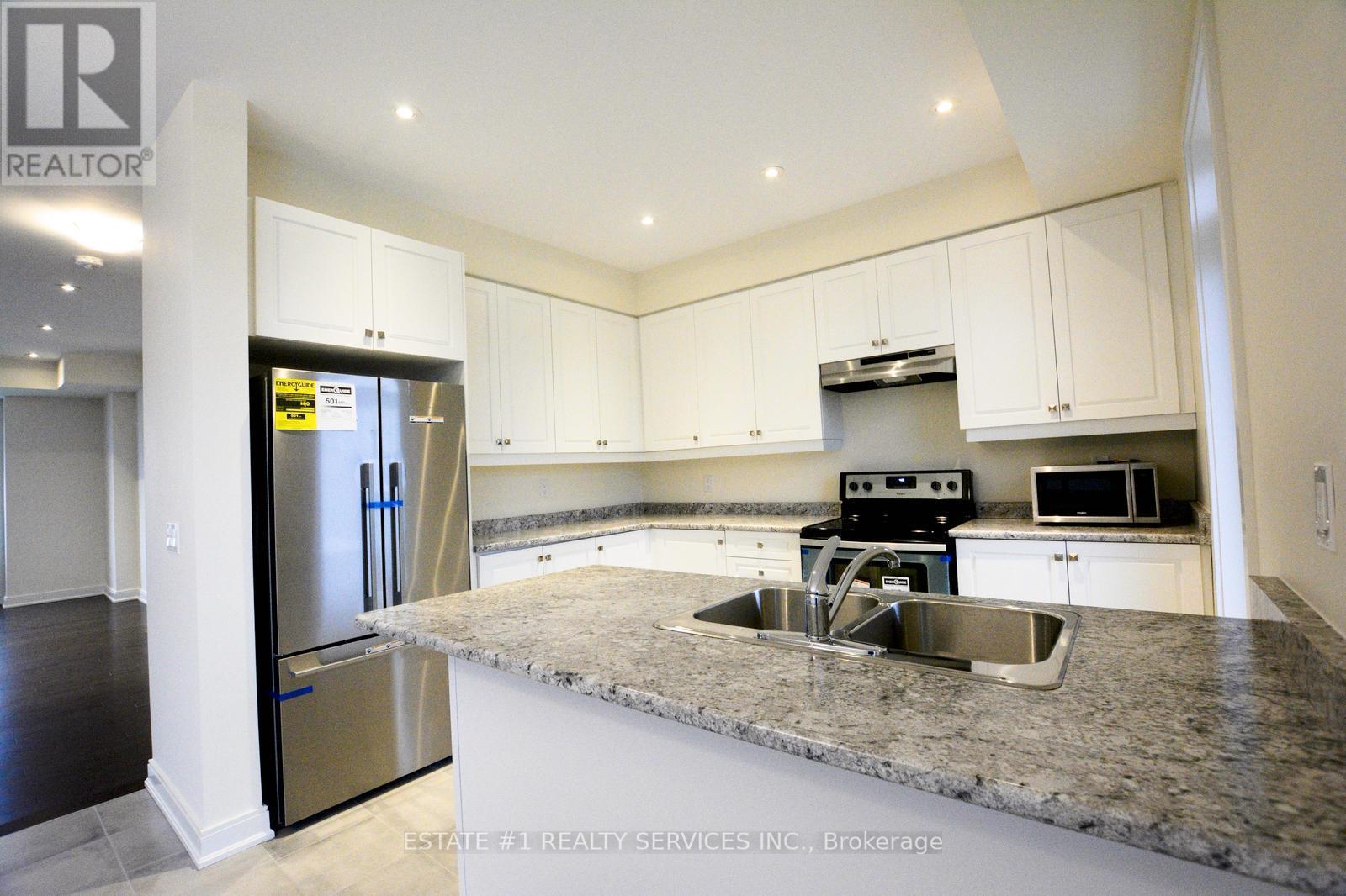 357 Veterans Drive, Brampton, Ontario  L7A 4W1 - Photo 8 - W12741464