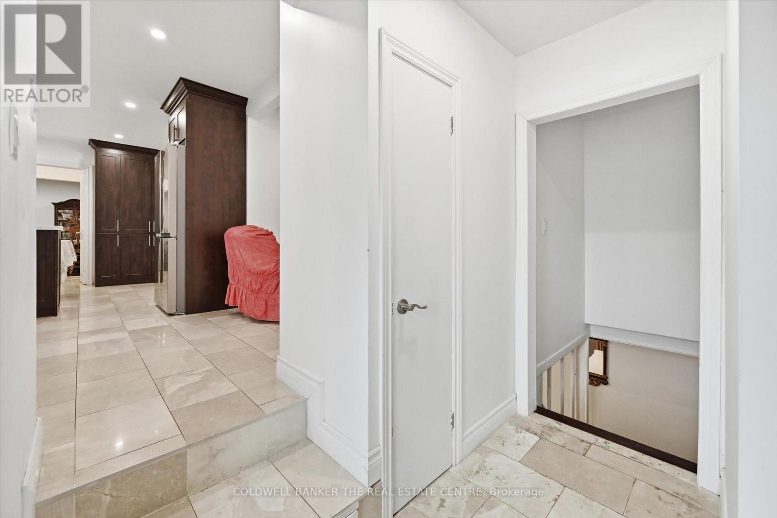 356 Mountain Road, Grimsby, Ontario  L3M 4E7 - Photo 22 - X12741426