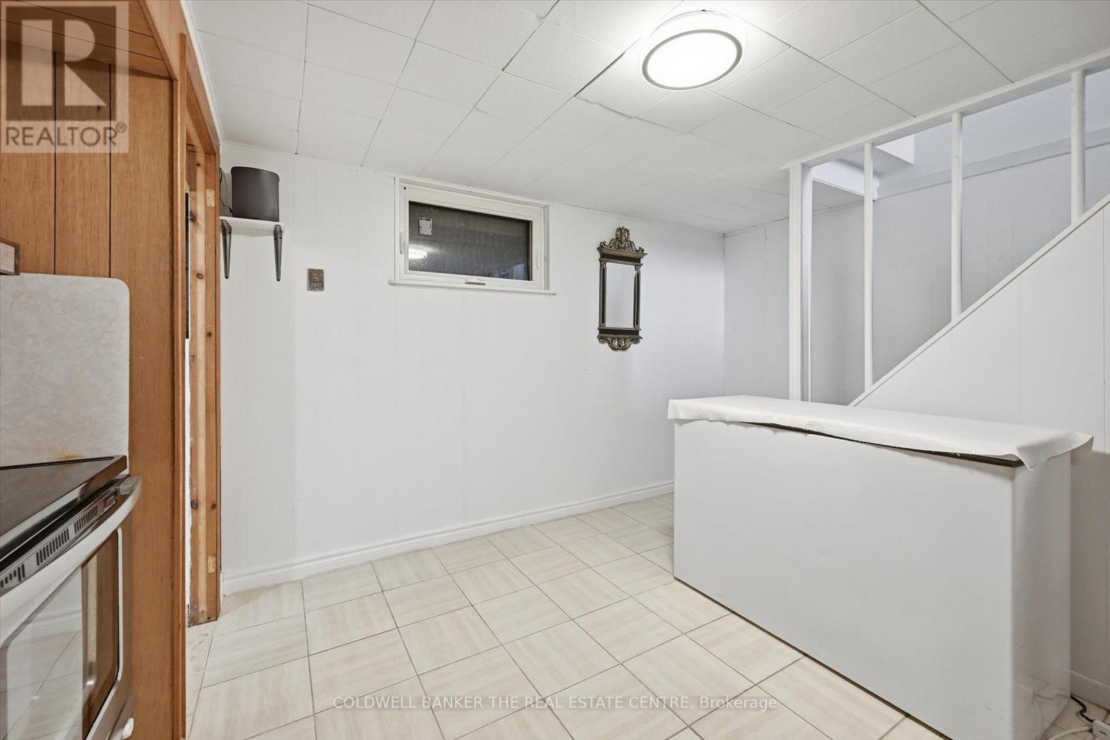 356 Mountain Road, Grimsby, Ontario  L3M 4E7 - Photo 24 - X12741426