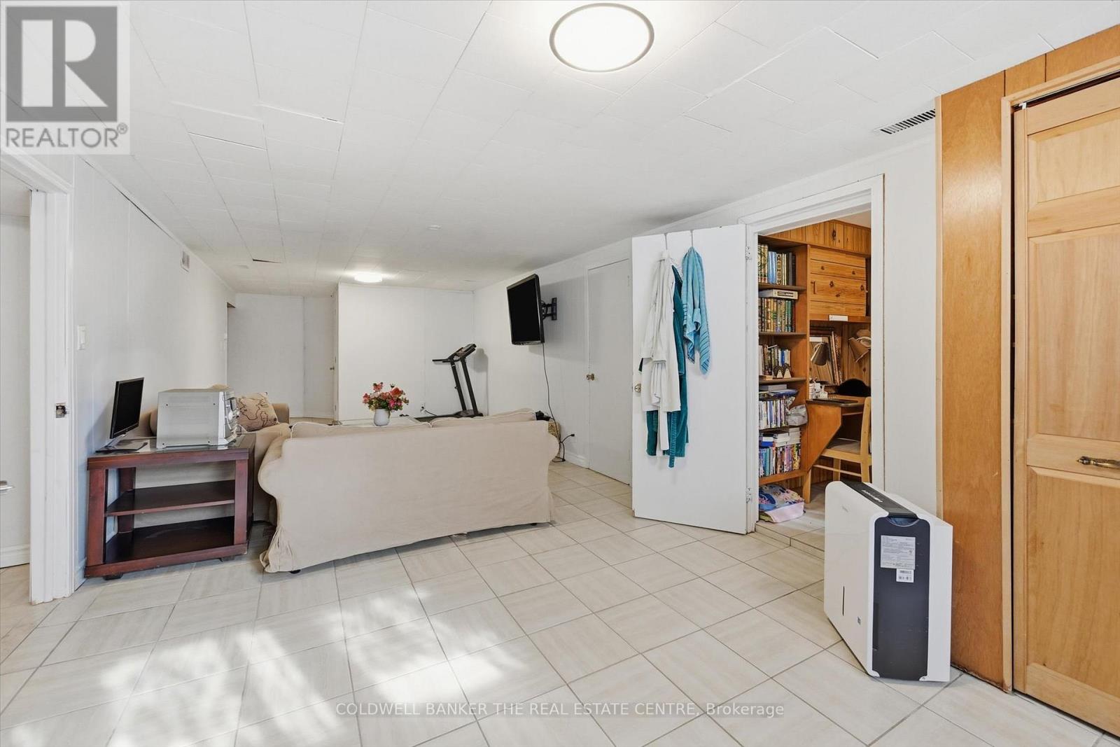 356 Mountain Road, Grimsby, Ontario  L3M 4E7 - Photo 30 - X12741426