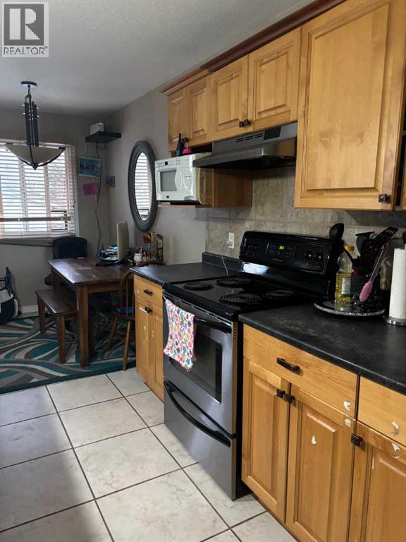 2, 1701 St Edward Boulevard N, Lethbridge, Alberta  T1H 1X2 - Photo 4 - A2280720