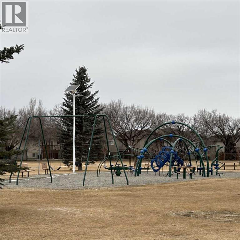 2, 1701 St Edward Boulevard N, Lethbridge, Alberta  T1H 1X2 - Photo 14 - A2280720