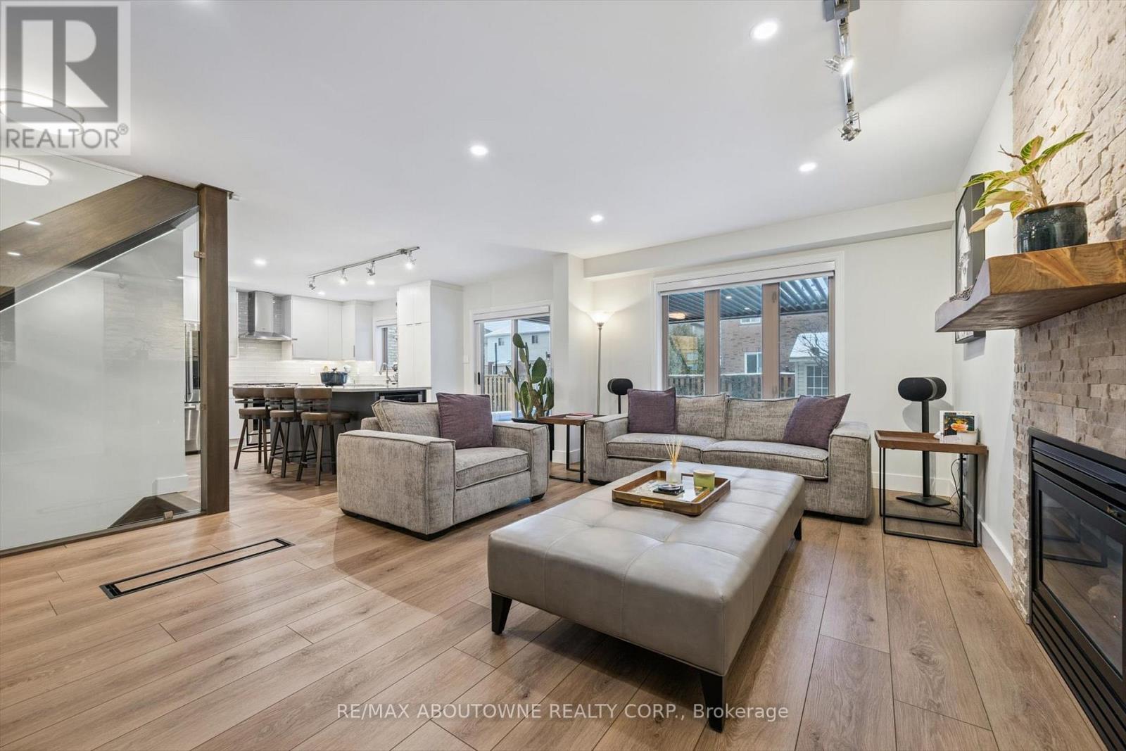 28 Kathleen Court, Hamilton, Ontario  L8T 5B1 - Photo 14 - X12682422