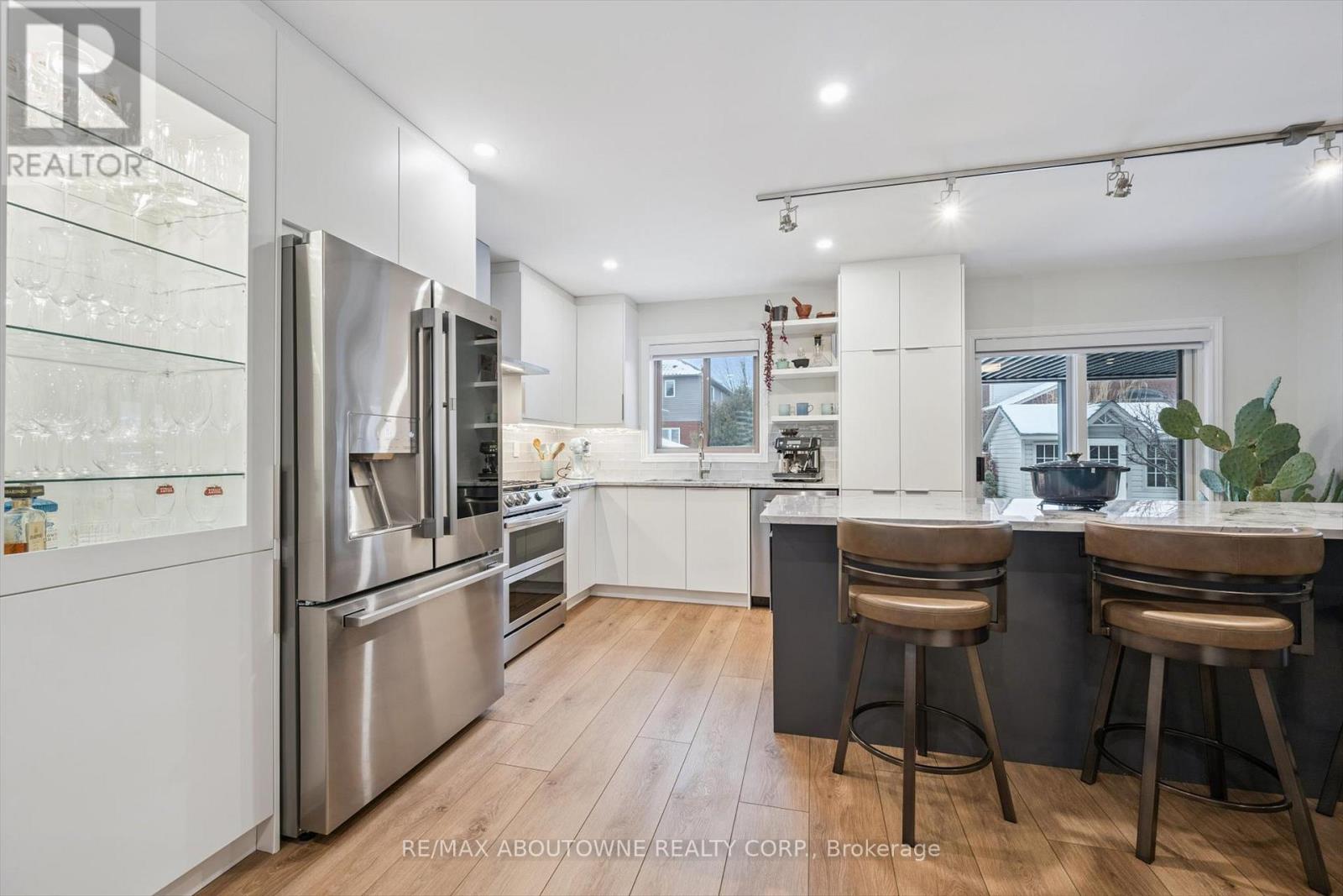 28 Kathleen Court, Hamilton, Ontario  L8T 5B1 - Photo 7 - X12682422