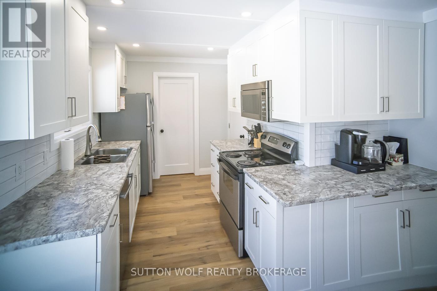 235 William Street, Southwest Middlesex, Ontario  N0L 1Z0 - Photo 10 - X12657304