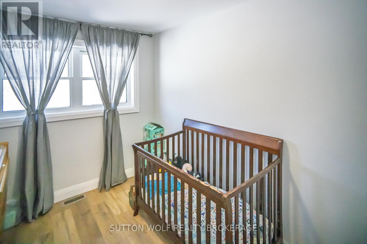 235 William Street, Southwest Middlesex, Ontario  N0L 1Z0 - Photo 19 - X12657304