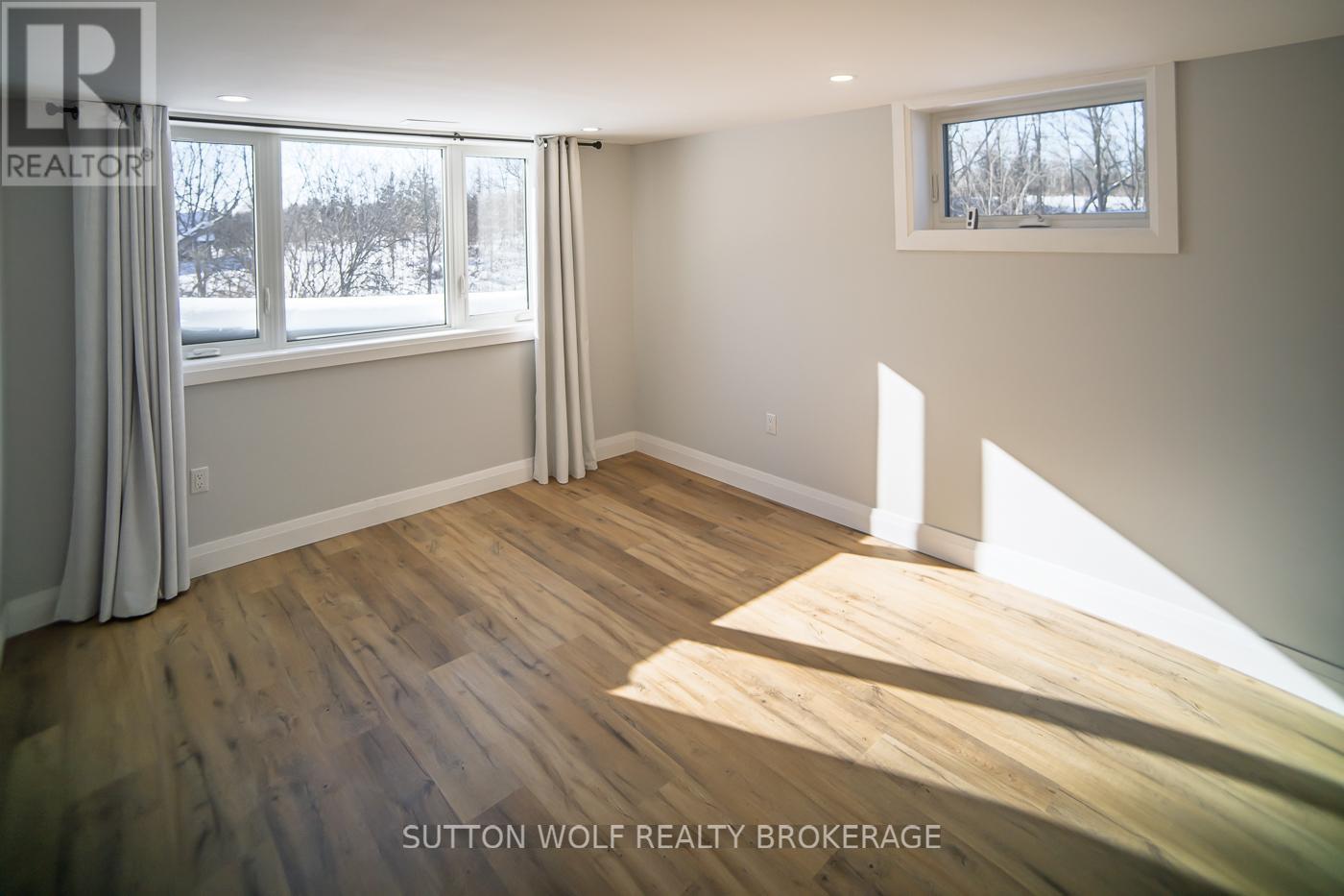 Photo 21 of 39 for 235 William Street