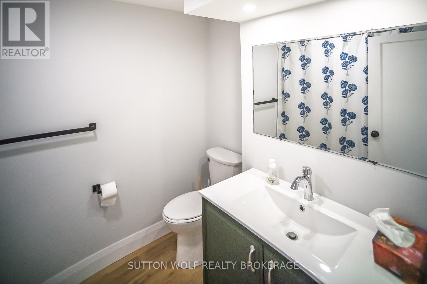 Photo 26 of 39 for 235 William Street