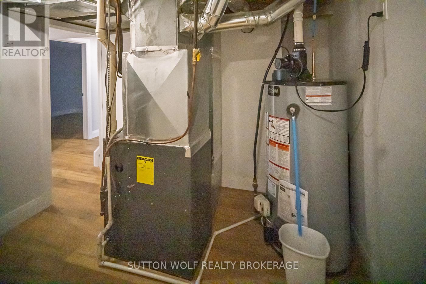 Photo 34 of 39 for 235 William Street