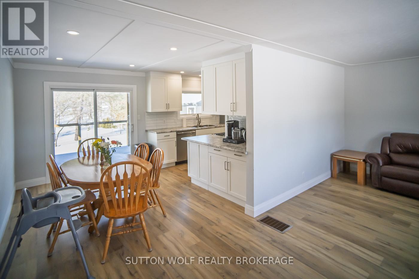 Photo 8 of 39 for 235 William Street