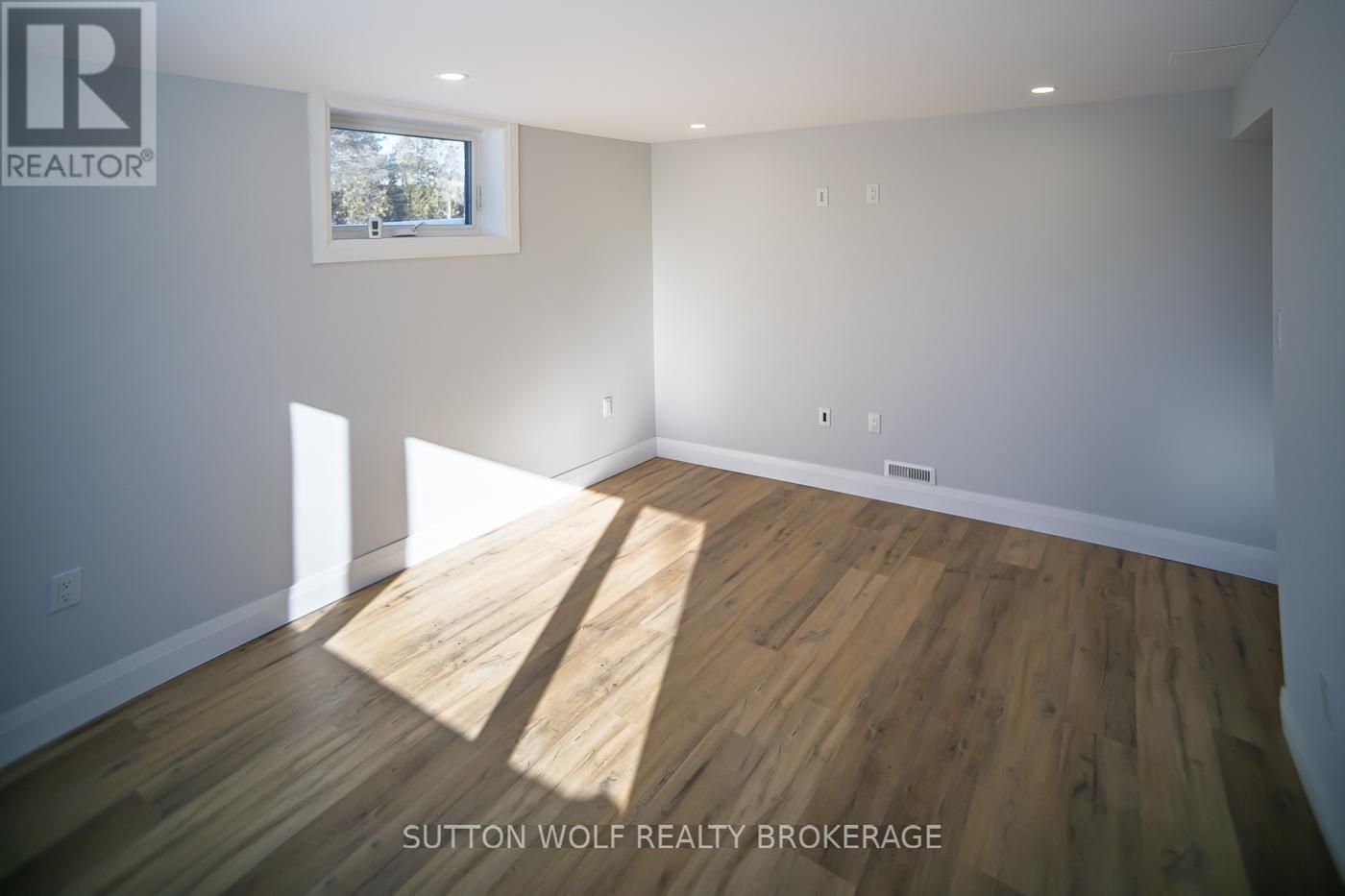 235 William Street, Southwest Middlesex, Ontario  N0L 1Z0 - Photo 22 - X12657304