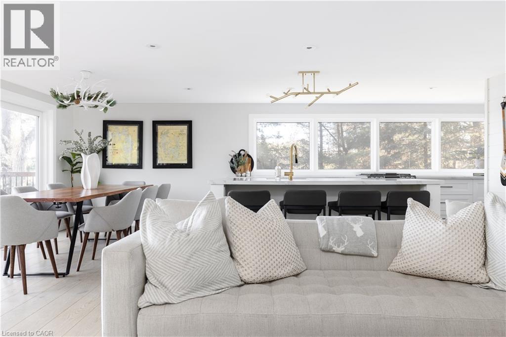 2872 Muskoka Road 118 W, Muskoka Lakes, Ontario  P0B 1J0 - Photo 15 - 40800805