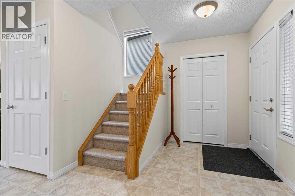 176 Cougar Ridge Circle Sw, Calgary, Alberta  T3H 5L3 - Photo 2 - A2281923