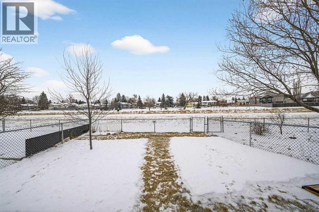 13 Parklane Place, Strathmore, Alberta  T1P 1K7 - Photo 3 - A2282761