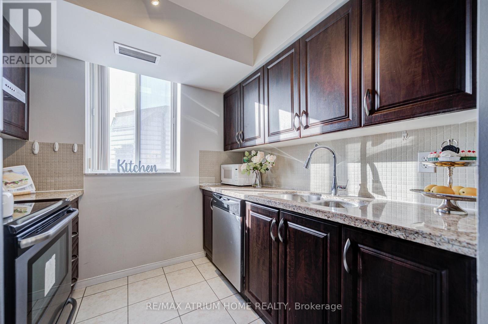 1703 - 3 Pemberton Avenue, Toronto, Ontario  M2M 4M1 - Photo 13 - C12741554