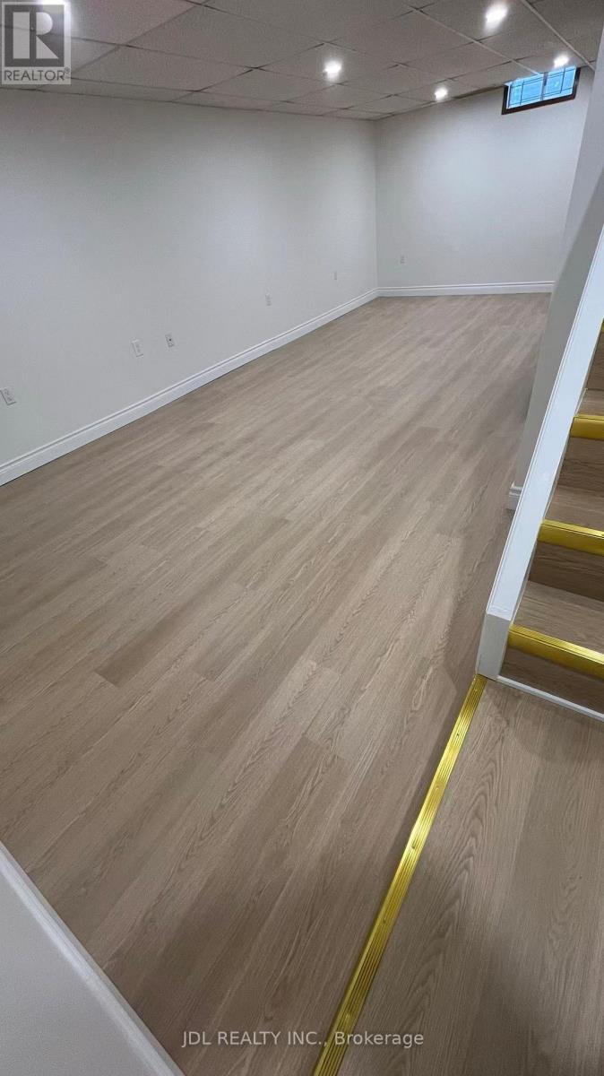 142 Armitage Drive, Newmarket, Ontario  L3Y 5L7 - Photo 13 - N12741502