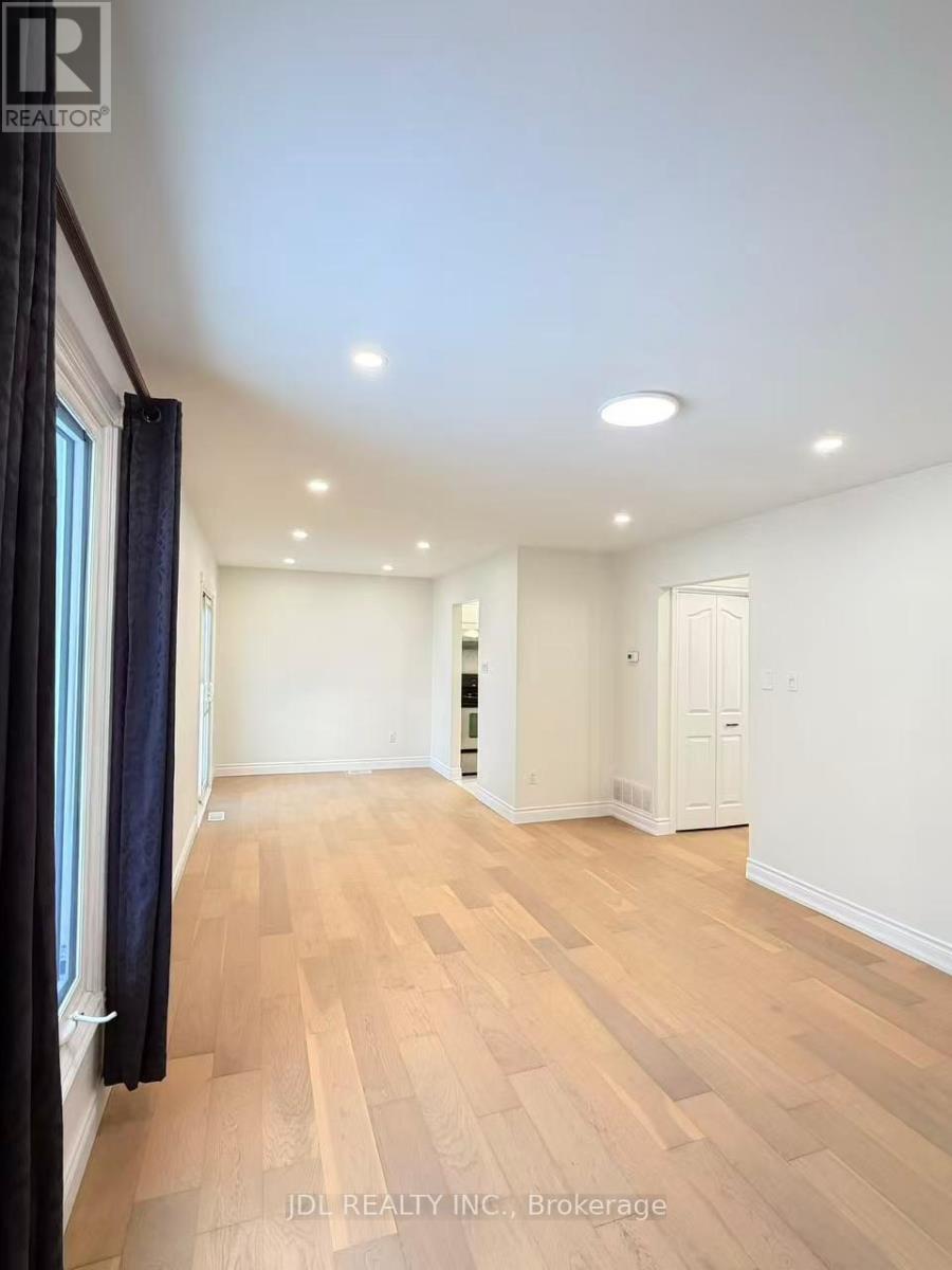 142 Armitage Drive, Newmarket, Ontario  L3Y 5L7 - Photo 4 - N12741502