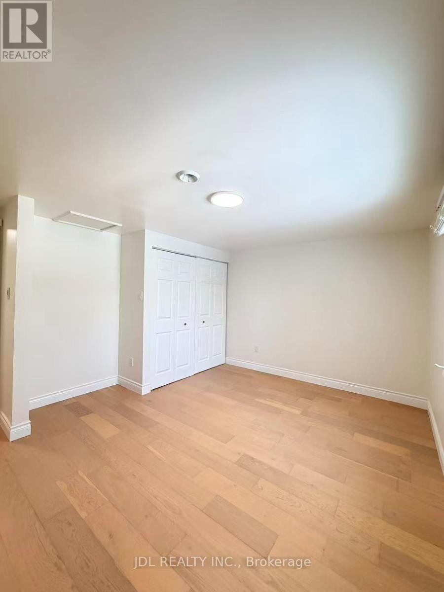 142 Armitage Drive, Newmarket, Ontario  L3Y 5L7 - Photo 7 - N12741502