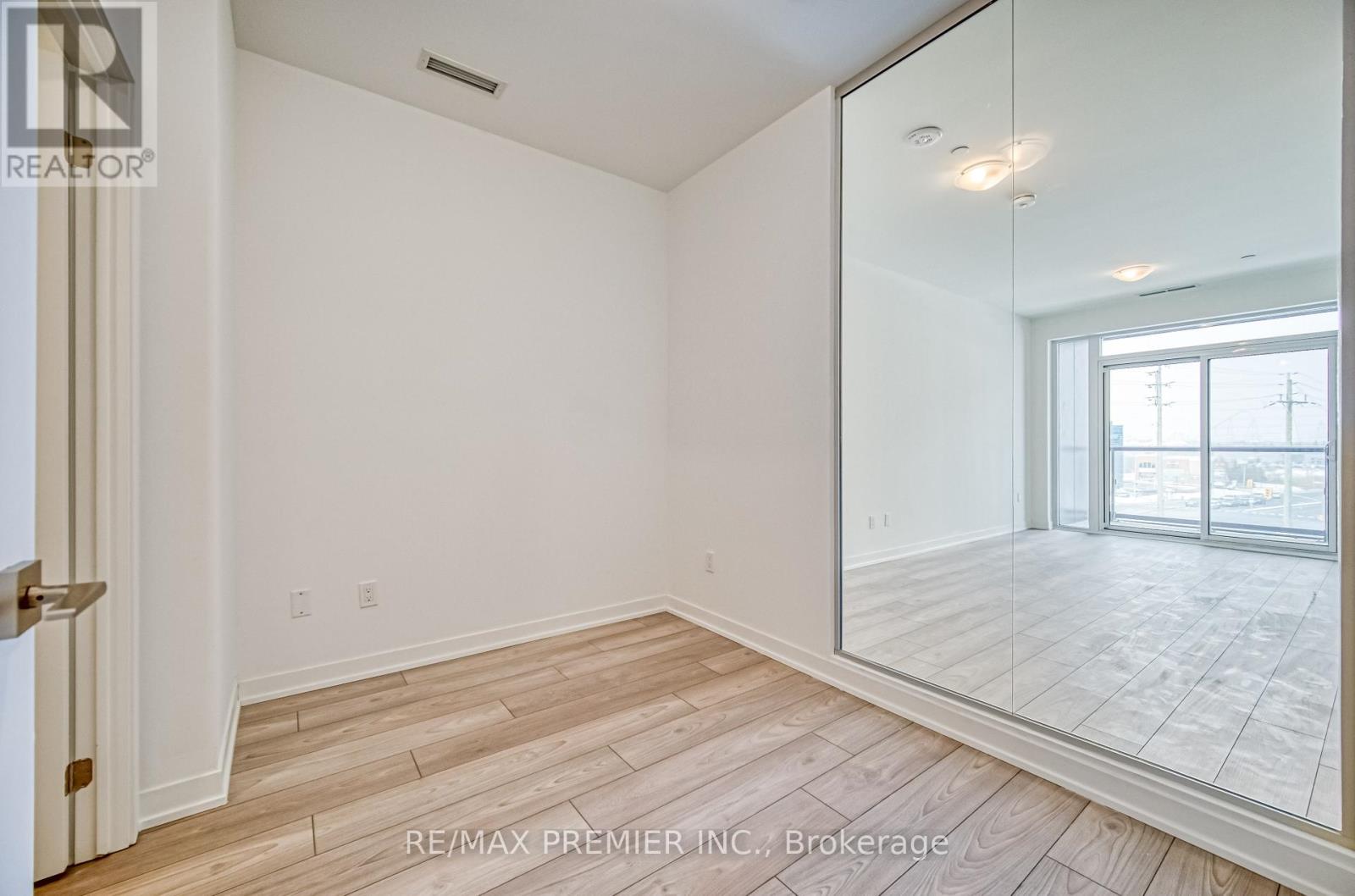 435 - 498 Caldari Road, Vaughan, Ontario  L4K 0R6 - Photo 21 - N12741522