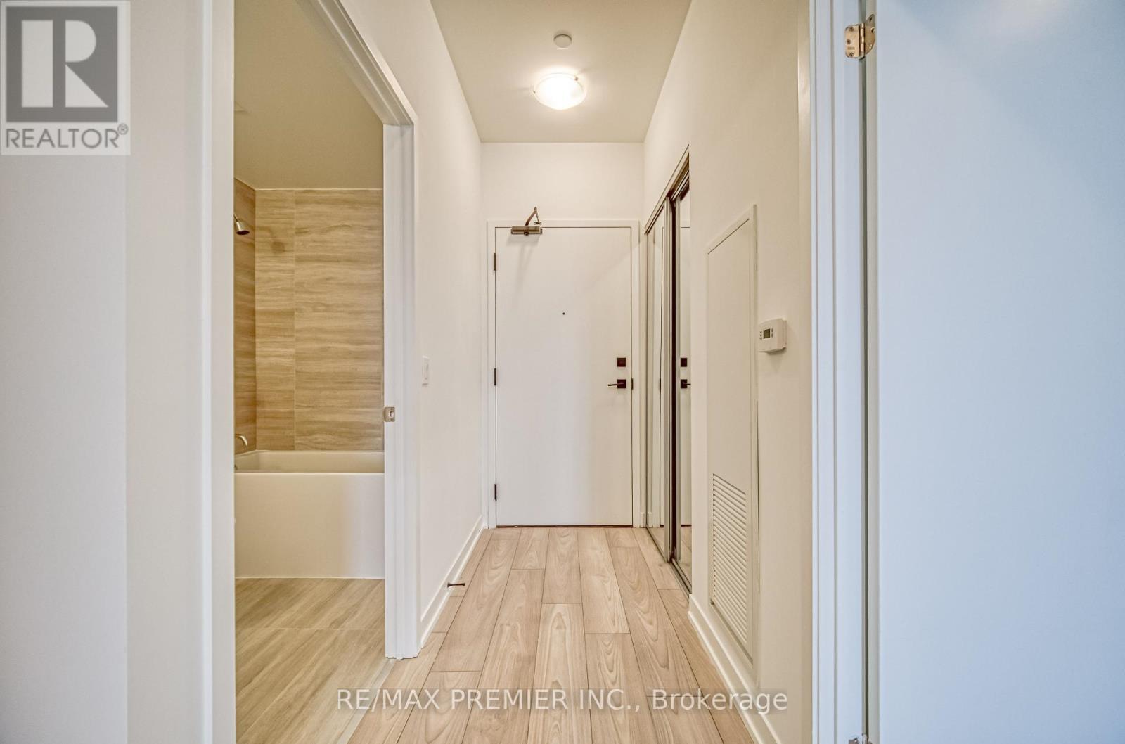 435 - 498 Caldari Road, Vaughan, Ontario  L4K 0R6 - Photo 3 - N12741522