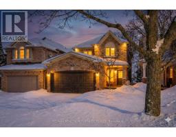 407 SENECA COURT, Newmarket, Ontario