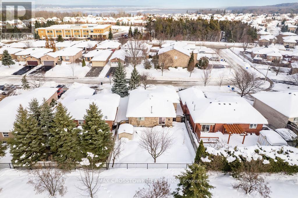38 Brookfield Crescent, Barrie (Bayshore), Ontario  L4N 9R6 - Photo 2 - S12676686