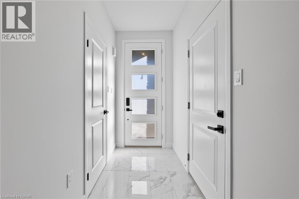 47 Bensley Lane, Hamilton, Ontario  L9C 0E7 - Photo 6 - 40801828