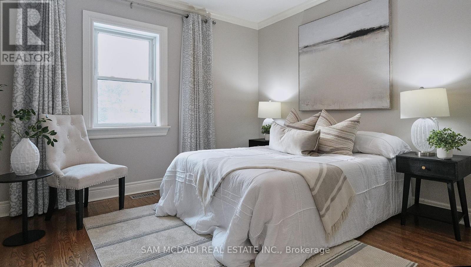 70 Thirty Seventh Street, Toronto, Ontario  M8W 3L8 - Photo 10 - W12741492