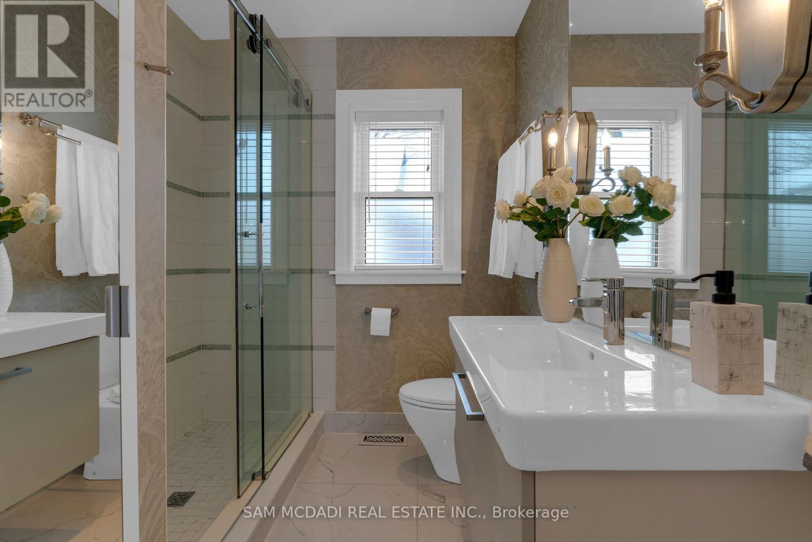 70 Thirty Seventh Street, Toronto, Ontario  M8W 3L8 - Photo 11 - W12741492