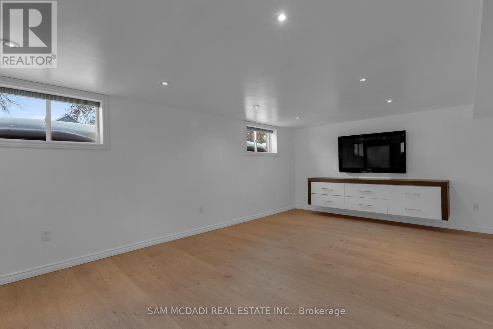 70 Thirty Seventh Street, Toronto, Ontario  M8W 3L8 - Photo 18 - W12741492