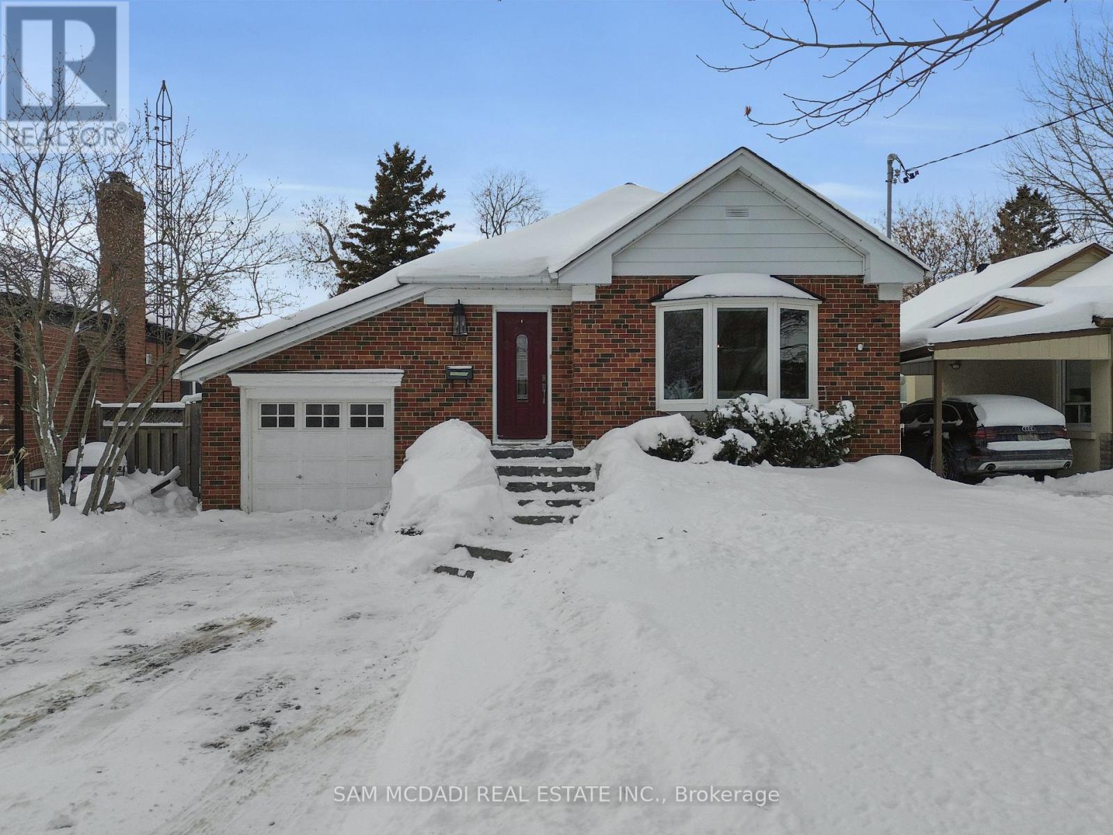 70 Thirty Seventh Street, Toronto, Ontario  M8W 3L8 - Photo 2 - W12741492