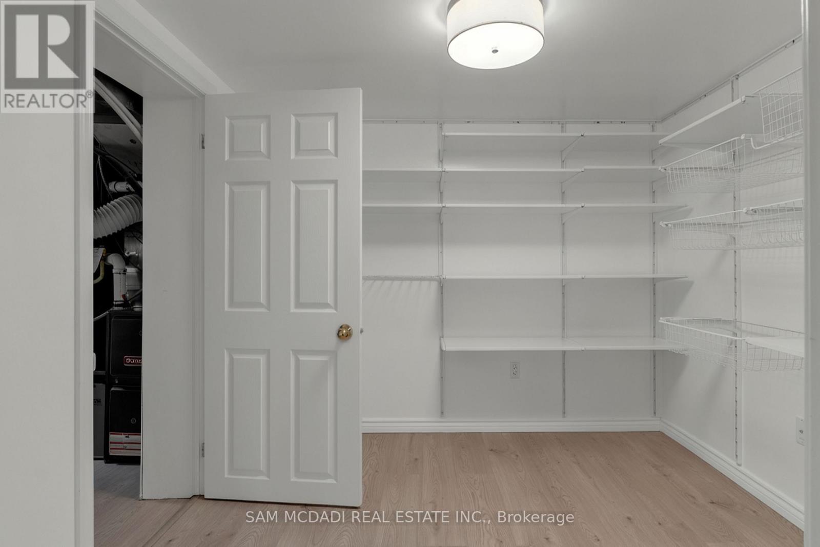 70 Thirty Seventh Street, Toronto, Ontario  M8W 3L8 - Photo 25 - W12741492