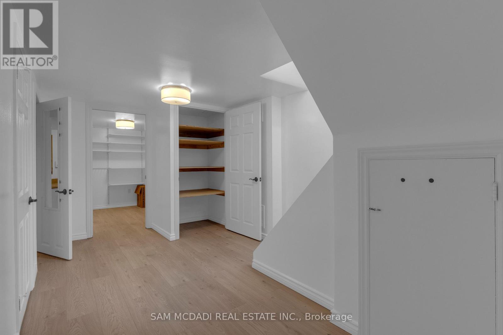 70 Thirty Seventh Street, Toronto, Ontario  M8W 3L8 - Photo 28 - W12741492