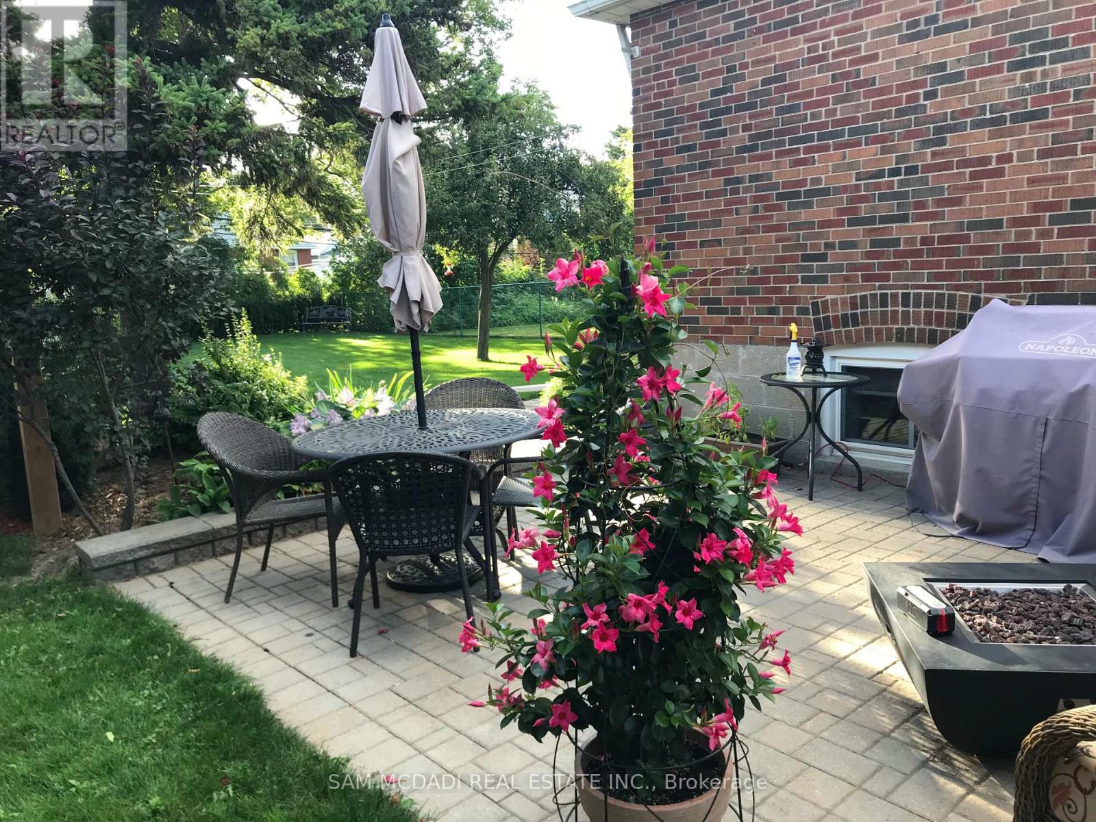 70 Thirty Seventh Street, Toronto, Ontario  M8W 3L8 - Photo 33 - W12741492