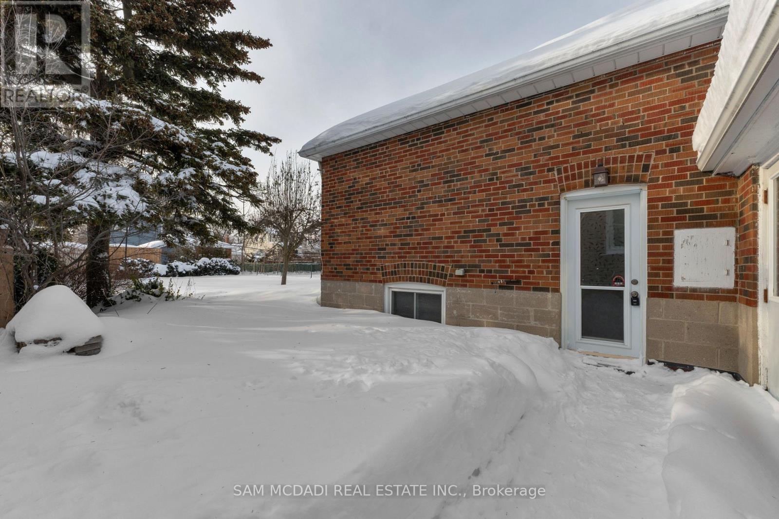 70 Thirty Seventh Street, Toronto, Ontario  M8W 3L8 - Photo 35 - W12741492