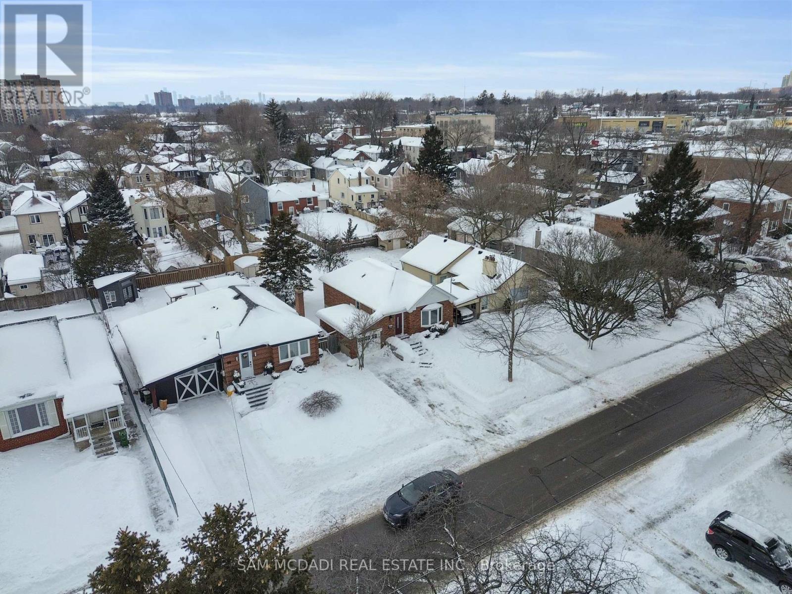 70 Thirty Seventh Street, Toronto, Ontario  M8W 3L8 - Photo 36 - W12741492