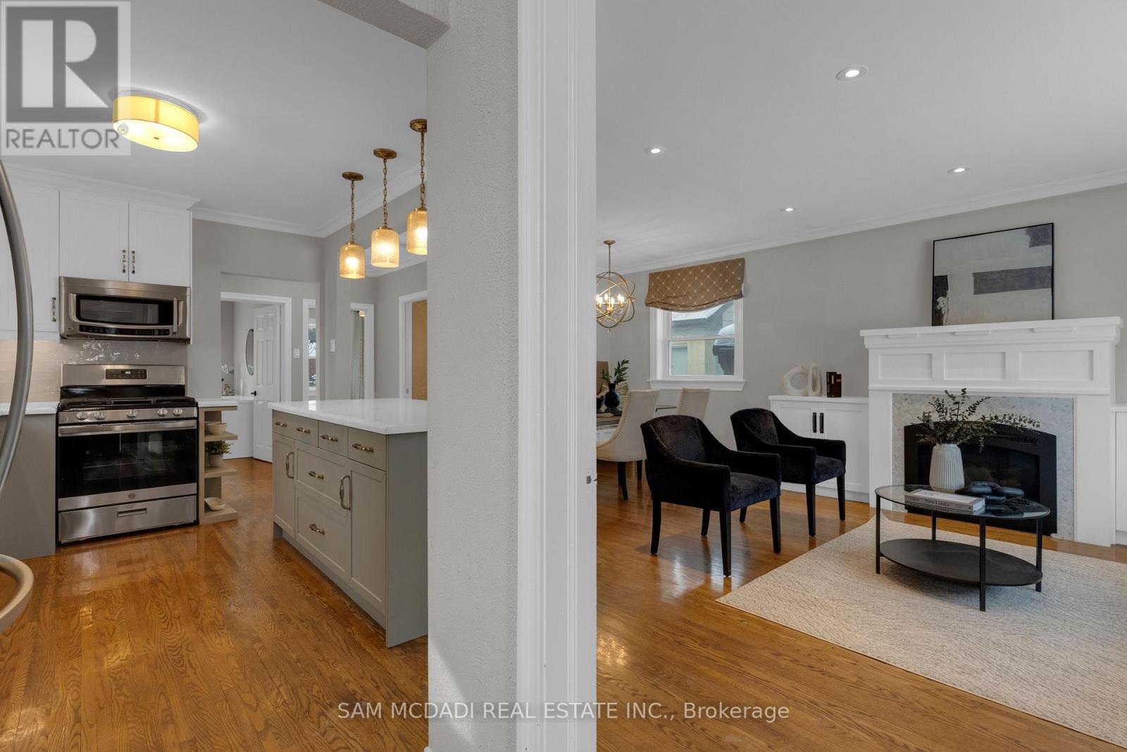 70 Thirty Seventh Street, Toronto, Ontario  M8W 3L8 - Photo 6 - W12741492