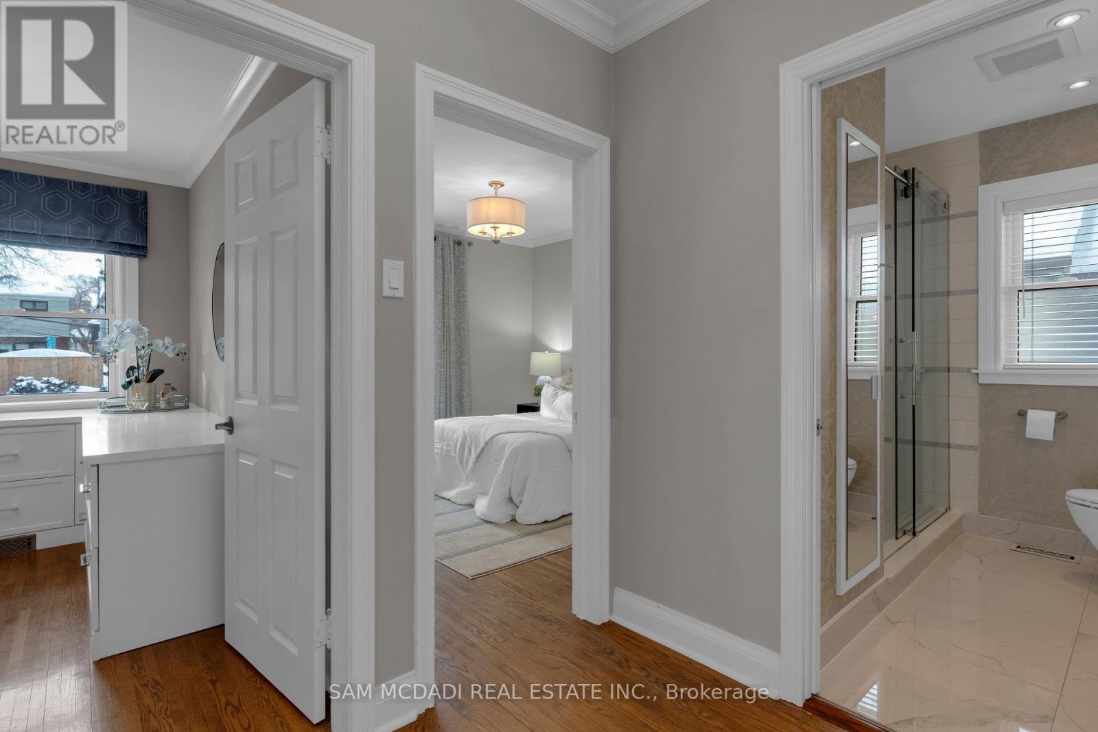 70 Thirty Seventh Street, Toronto, Ontario  M8W 3L8 - Photo 9 - W12741492